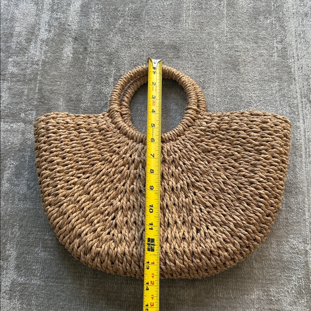 NEW Elegant Tan Woven Handbag - Picture 3 of 3
